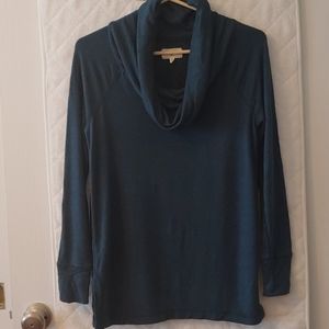 Lou and grey signature soft funnel neck top